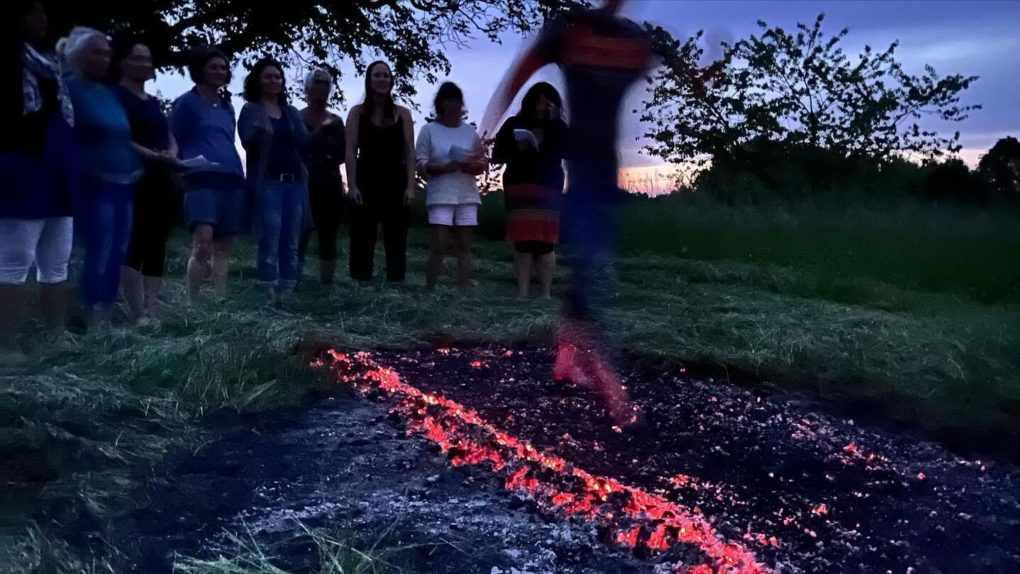 Feuerlauf_BarfußüberKohlen